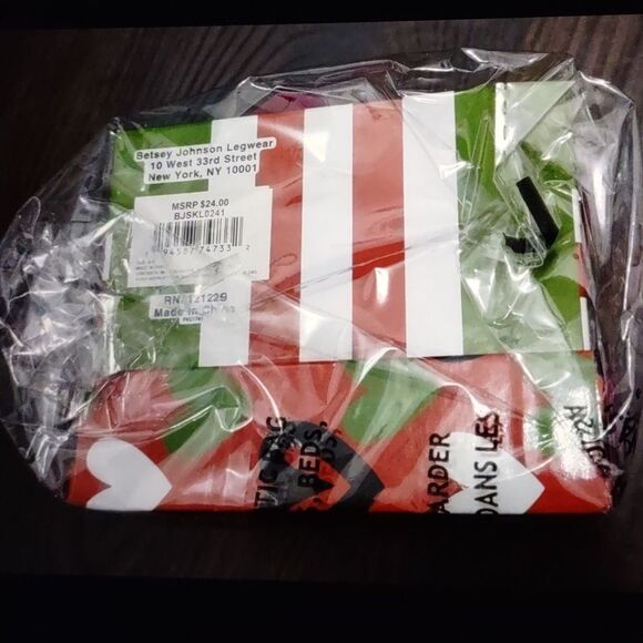 BNIB Betsey Johnson 3PK of Plush Socks - Picture 3 of 4